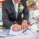 Trauung, Unterschreiben der Papiere, Heiraten auf einem Schiff