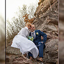 das Brautpaar auf dem Felsen